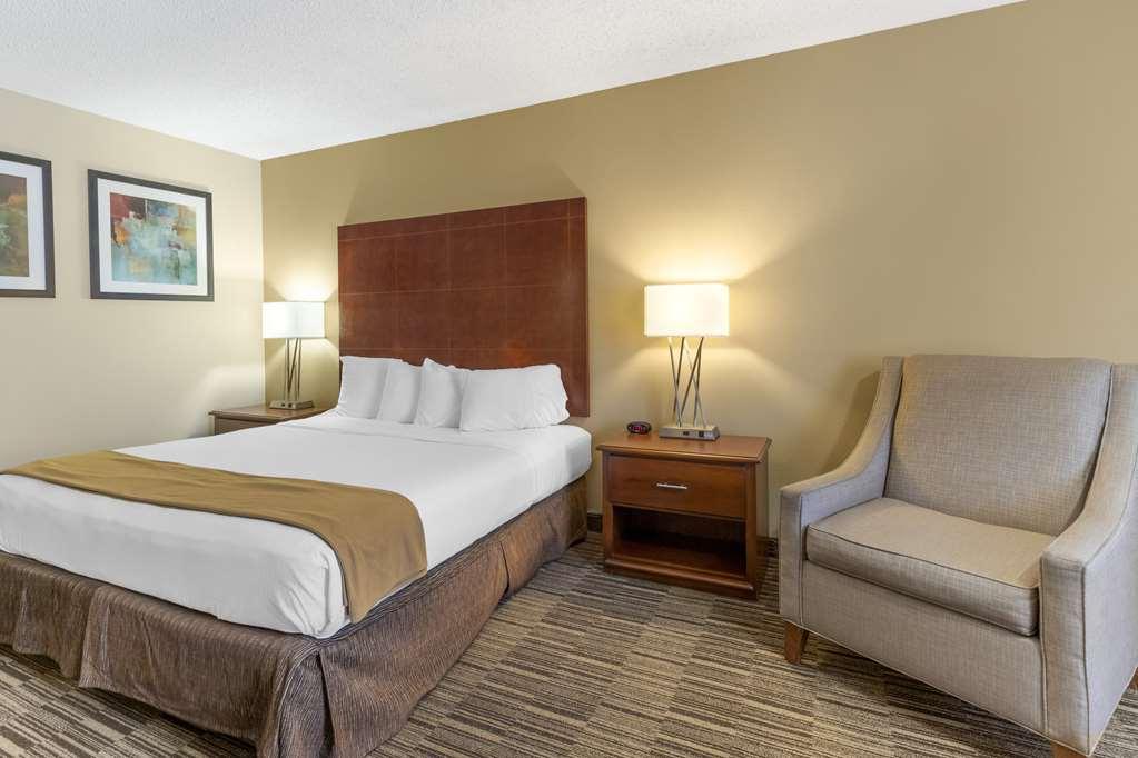 Best Western Sunday House Inn Кървил Стая снимка