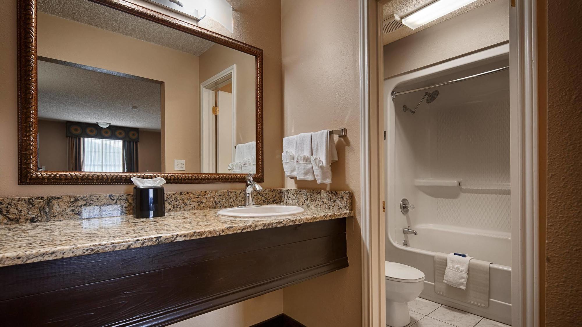 Best Western Sunday House Inn Кървил Екстериор снимка